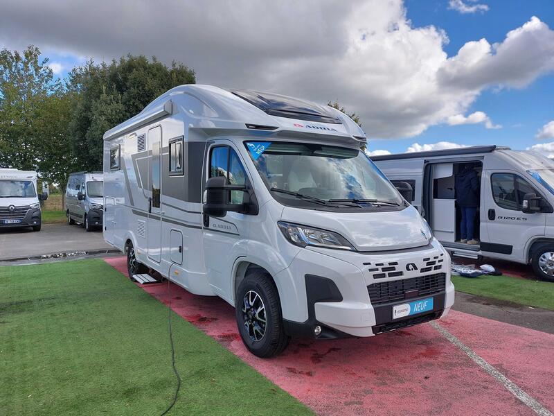 2Z93353_Camping-car  ADRIA Matrix Plus 670 DC Neuf_img_1
